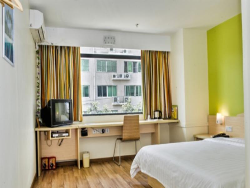 7 Days Inn Guangzhou Jiangtai Rd Metro Exterior photo